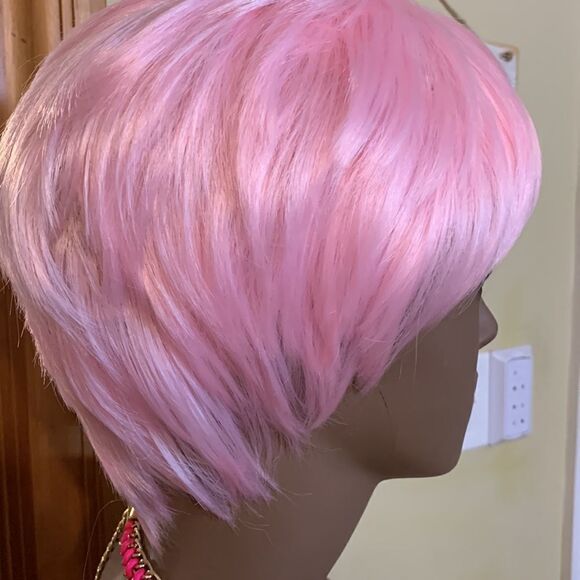Pink synthetic wig.  Beautiful classy Bob cut - Picture 4 of 8